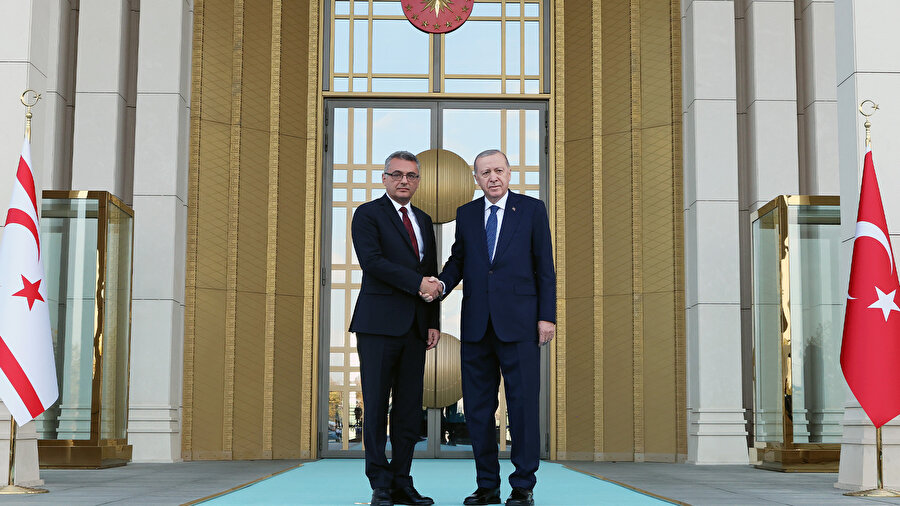 Cumhurbaşkanı Erdoğan, yeni KKTC Cumhurbaşkanı Erhürman'ı resmi törenle karşıladı