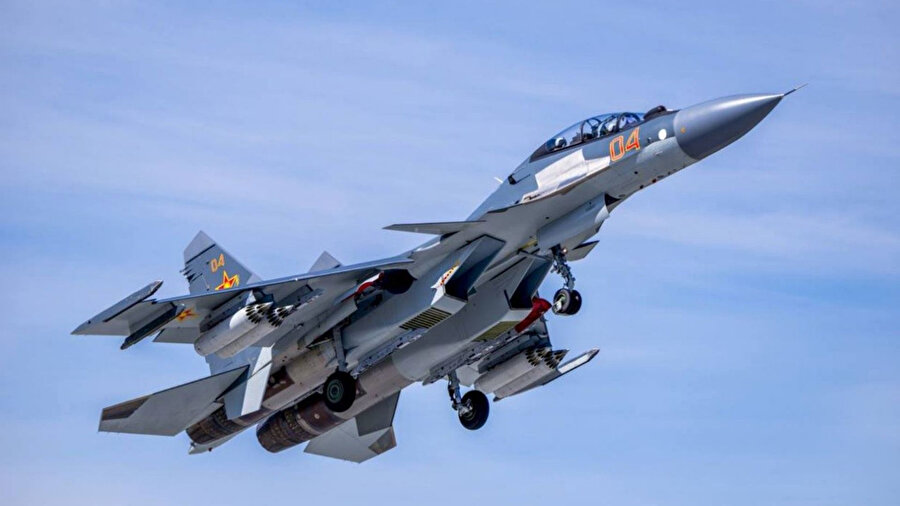 Rusya'da savaş uçağı düştü