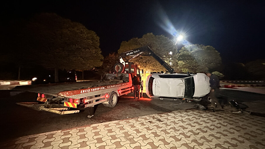 ​Van'da feci kaza: Takla atarak devrilen otomobilde üç kişi yaralandı