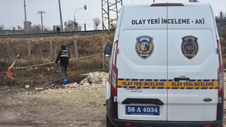 Olay yerine sevk edilen sağlık ve polis ekipleri, Uzun’un hayatını kaybettiğini tespit etti.