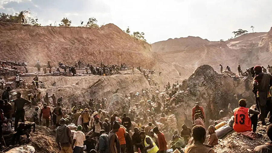 Maden sahasında meydana gelen göçükte ilk belirlemelere göre 70 işçi yaşamını yitirdi.