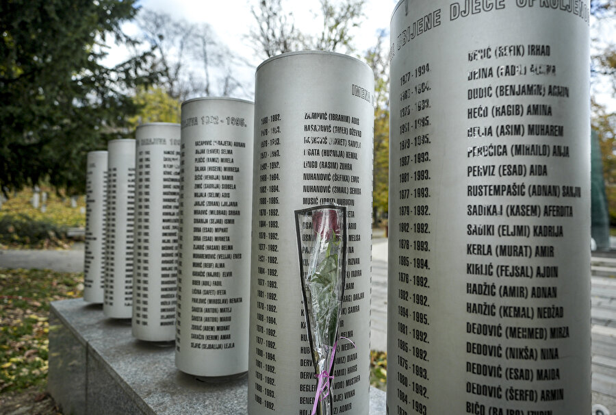 1990'larda Bosna'daki sivilleri vurmak için para ödeyen İtalyan 'savaş turistleri' büyük tartışma yarattı. 