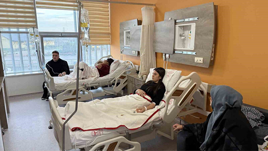 Bir zehirlenme vakası daha: Bursa’da yedikleri midyeden zehirlenen 4 genç hastaneye kaldırıldı