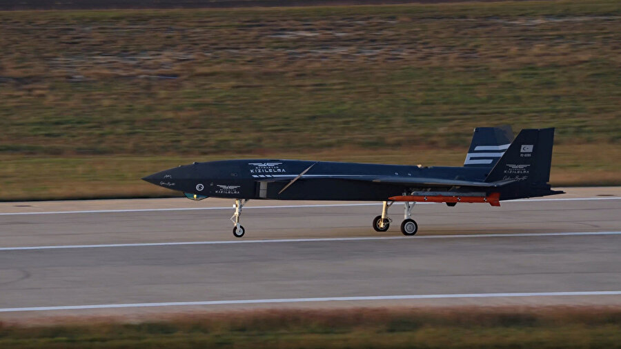 ​Bayraktar KIZILELMA'DAN gövde gösterisi: Milli mühimmatlarla yeni test uçuşu tamamlandı