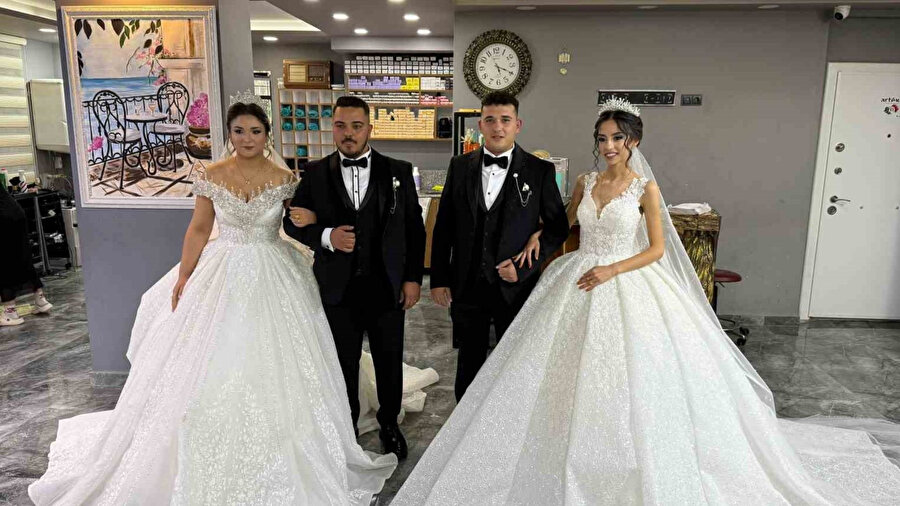 Bu düğünde her şey ’aynı’: Geleneği devam ettirdiler! Kardeşler aynı gün dünyaevine girdi