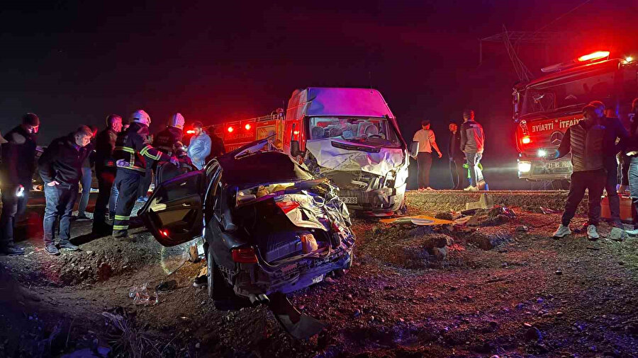 Diyarbakır Çınar’da 5 araçlı zincirleme kaza: Üç ölü, 7 yaralı