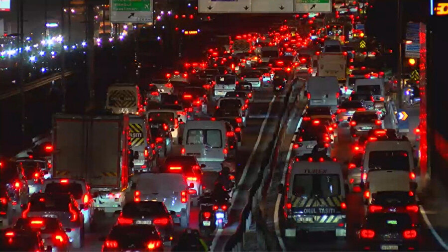 İstanbul'da trafik yoğunluğu yüzde 87'ye ulaştı