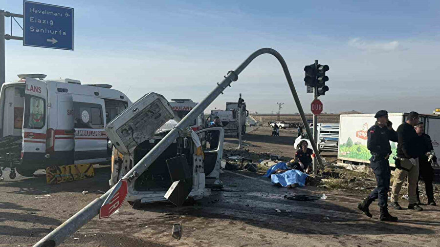 Diyarbakır’da iki zincirleme kaza: 8 kişi öldü, 14 yaralı