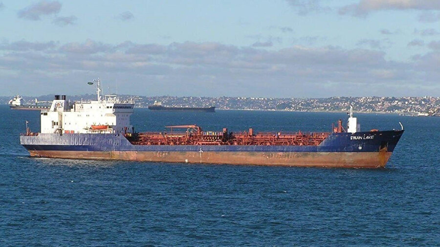Marmara Denizi'nde tankerdeki zehirlenme olayına ilişkin geminin 2. kaptanı gözaltına alındı.