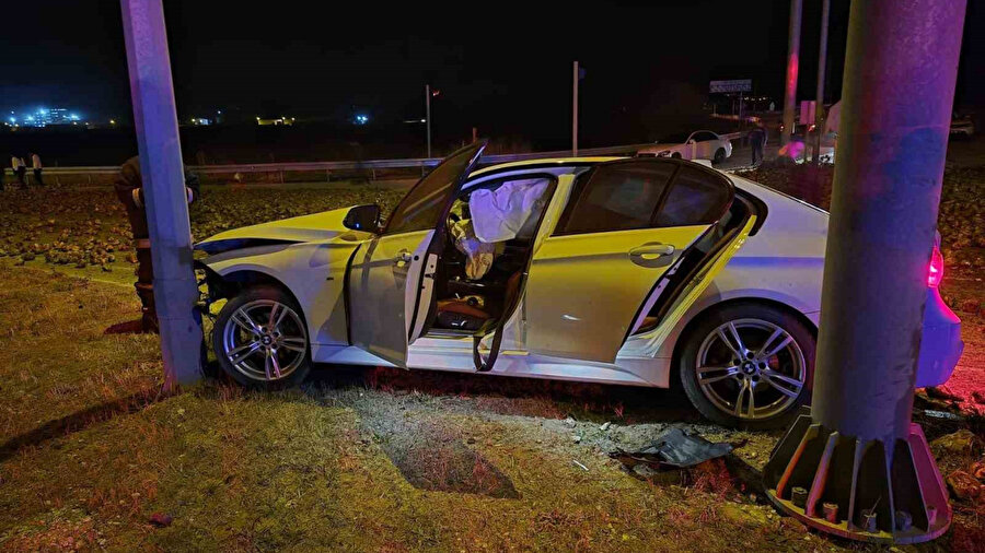 Çorum’da feci kazada pancar yüklü tır ile otomobil çarpıştı: Üç yaralı