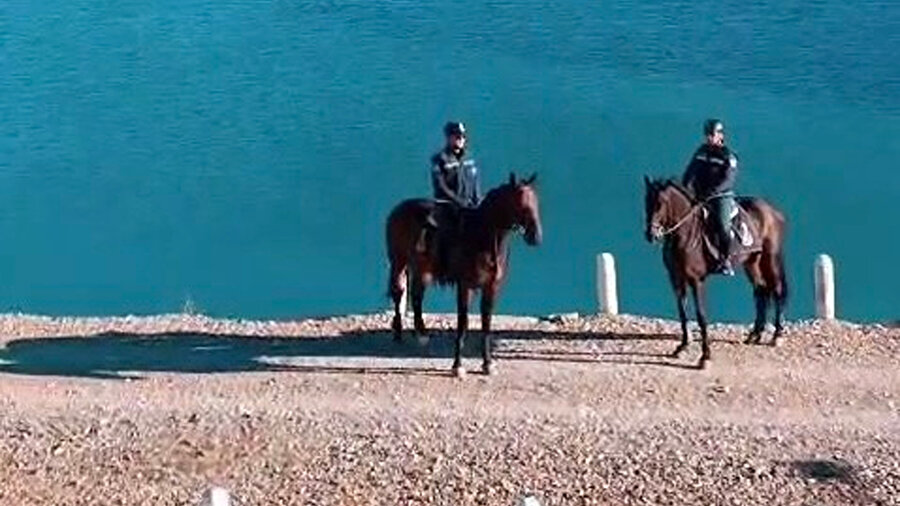 ​Van’da atlı jandarma timleri Zernek Barajı çevresinde devriyede