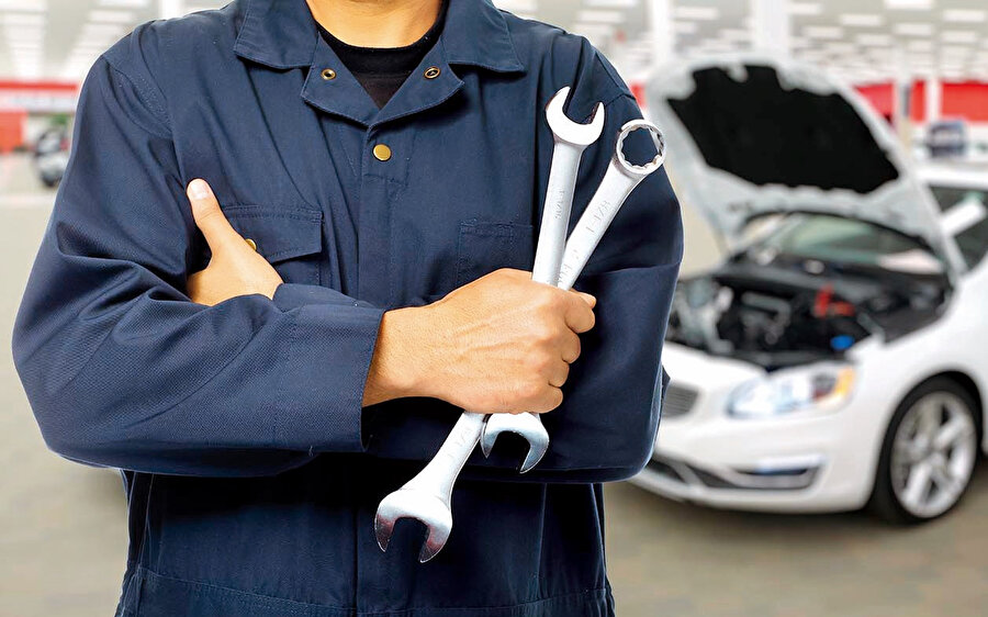 Wall-E isimli animasyon filmindeki gibi dünyayı çöpün ele geçirmesini engellemek için pazarlama oyunlarını sınırlayacak yasalar çıkarıp şirketleri sorumlu tutmak gerekiyor. Geri dönüşümü gerçek kılmak ve tamir hakkının insanların elinden alınmasını engellemek gerekiyor. Daha da önemlisi tüketimi azaltmak, azaltmak, azaltmak gerekiyor. Phoebus Karteli’nin karanlık mirası dünyayı yutmaya çalışıyor ve bununla nasıl başa çıkacağımıza yine biz karar vereceğiz.