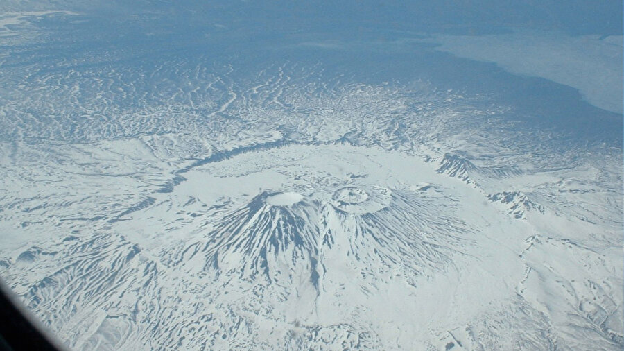 475 yıl sonra ilk kez! Yanardağ kül bulutuyla gökyüzünü kapladı... Turuncu kod uyarısı verildi