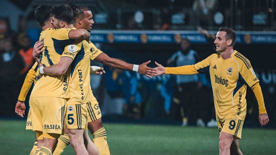 Fenerbahçe, galibiyet serisini 5 maça çıkardı