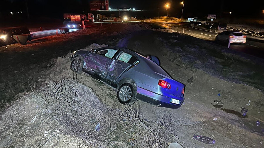 Uşak'ta iki otomobilin çarpıştığı kazada 10 kişi yaralandı
