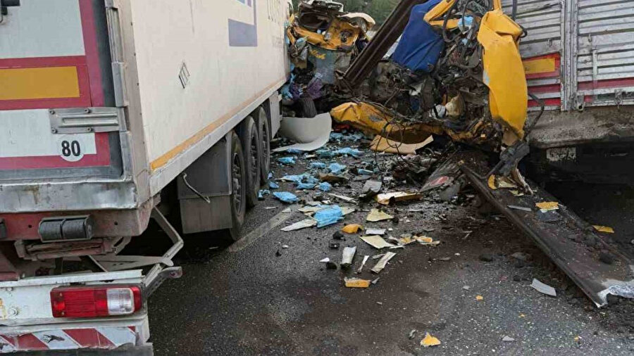 Aydın-Muğla yolunda TIR kazası ulaşımı saatlerce durdurdu