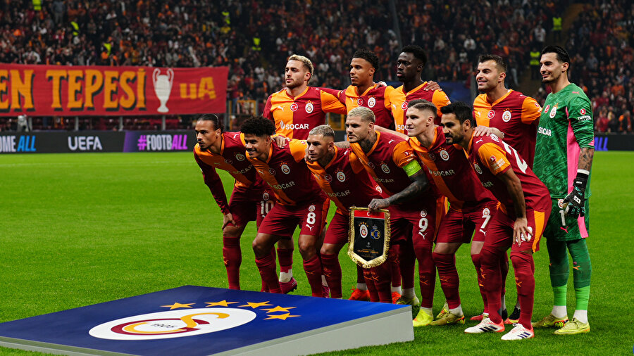 Galatasaray'da şok sakatlık: Yıldız oyuncu sekerek oyundan çıktı