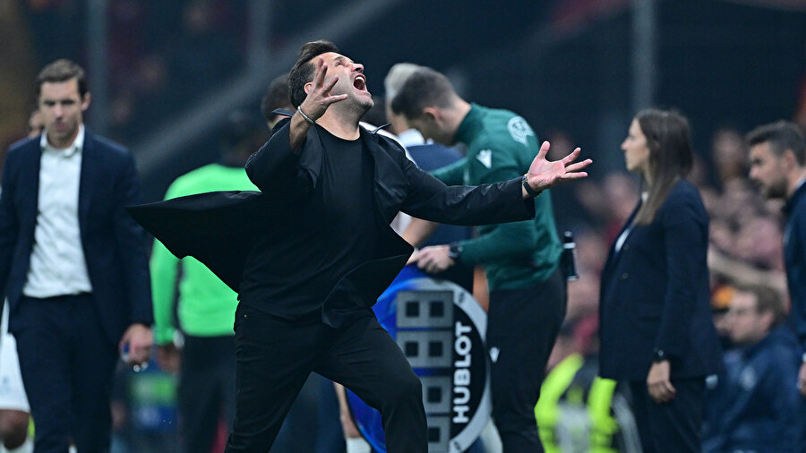 Galatasaray-Union Saint-Gilloise maçı sonrası Okan Buruk’tan olay hareket