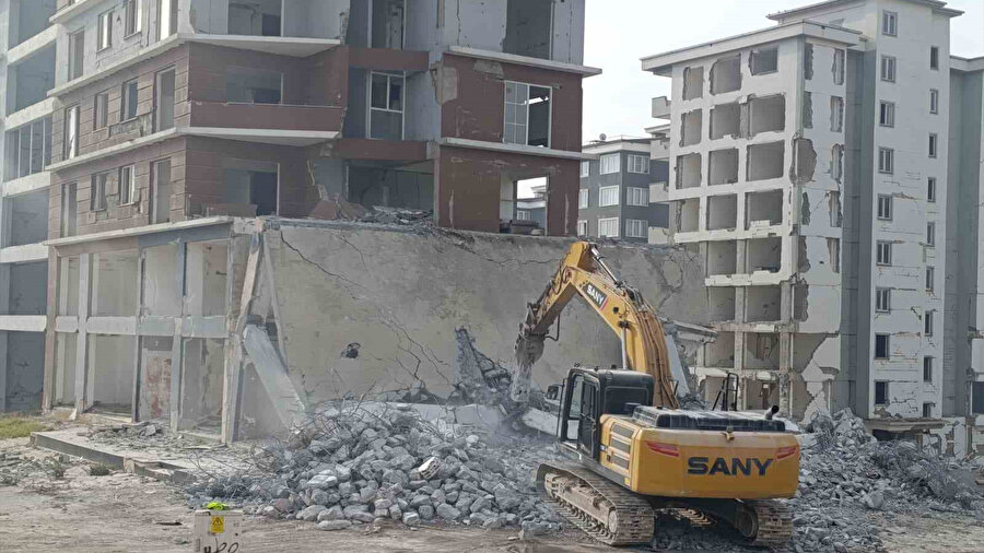 6 Şubat depremlerinde acının adresi olmuştu: Ağır hasarlı binaların yıkımında sona gelindi