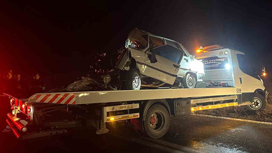 Kahramanmaraş'ta otomobil kayalıklara çarptı: Sürücü hayatını kaybetti, eşi ağır yaralı