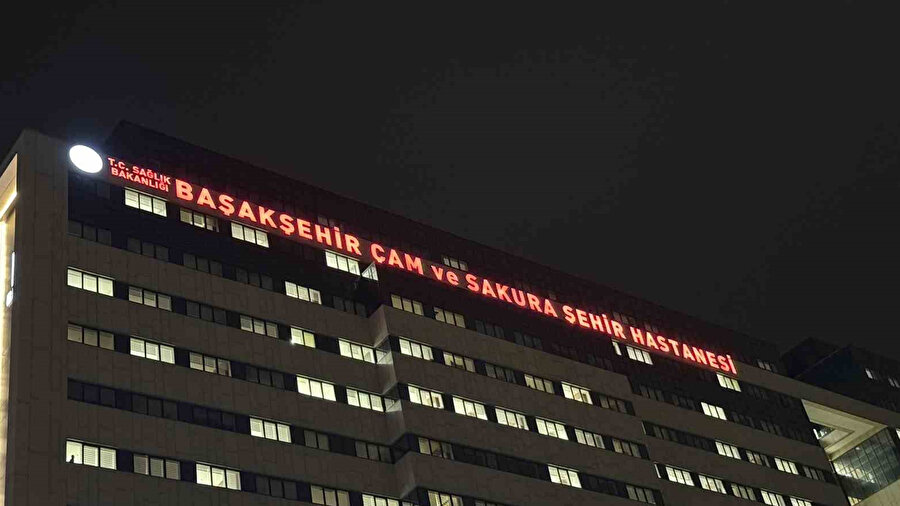 ​Başakşehir'de 30 öğrenci zehirlendi iddiası: Kantinci çift gözaltına alındı