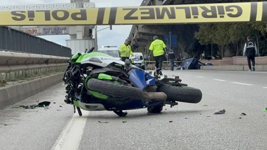 Bursa’da otomobille çarpışan motosiklet sürücüsü yaralandı.