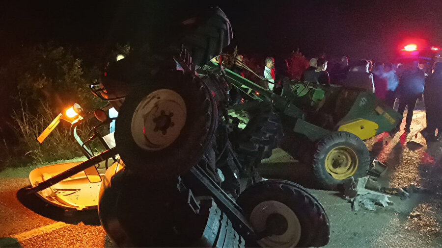 Adana'da zincirleme kaza: Traktör, otomobil ve kamyon birbirine girdi