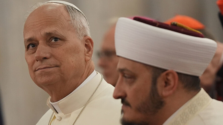 Papa 14. Leo'nun temasları hız kesmeden devam ediyor: Sultanahmet Camisi'ni ziyaret etti