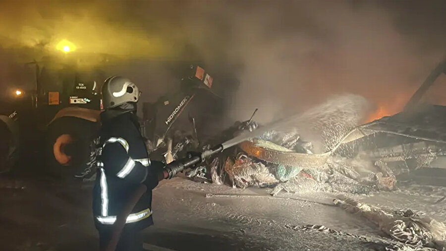 D-100’de TIR yangını: Bolu geçişi kapandı, trafik felç oldu