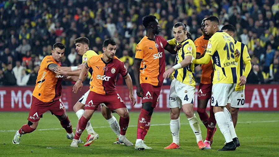 Fenerbahçe-Galatasaray maçında kim favori? Son 10 maçta ortaya çıkan detay...