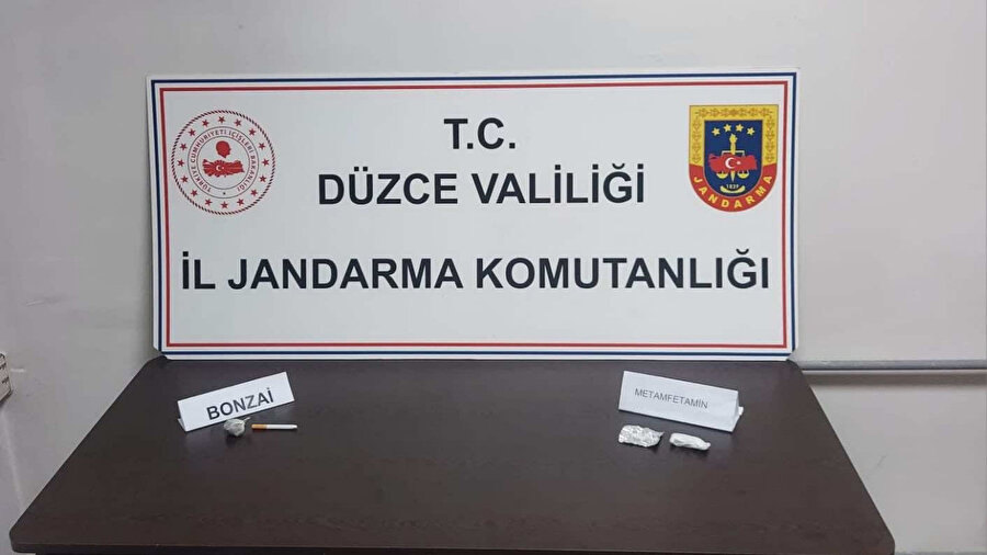 Düzce'de jandarmadan uyuşturucu operasyonu: Havalandırma menfezinden çıkanlar şoke etti