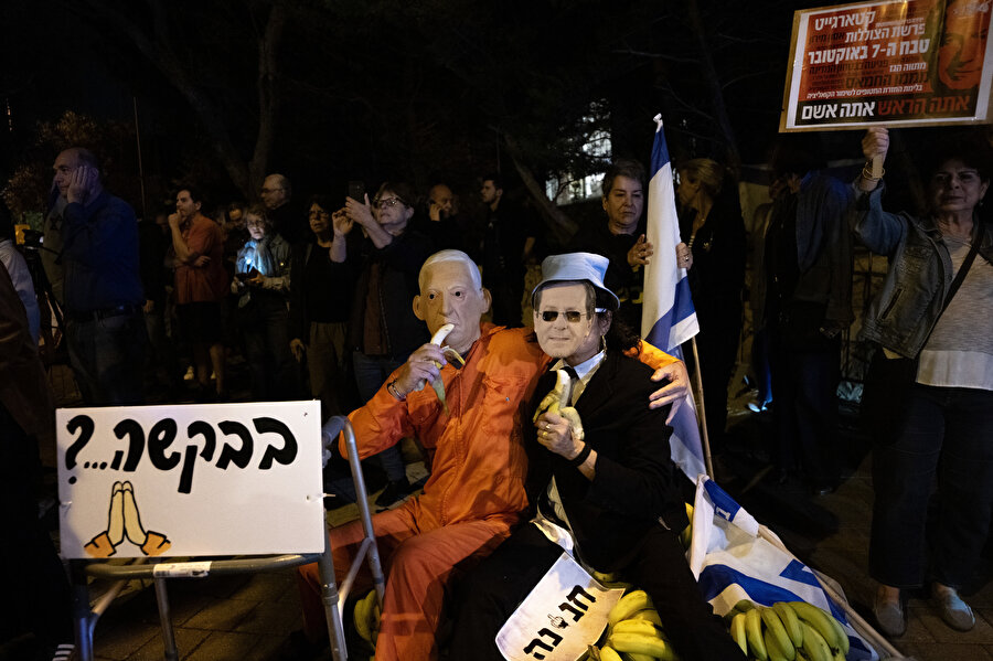 İsrail Başbakanı Binyamin Netanyahu, uzun süredir devam eden yolsuzluk davasında, bunun 'kamu yararına' olduğunu savunarak resmen af talebinde bulundu.