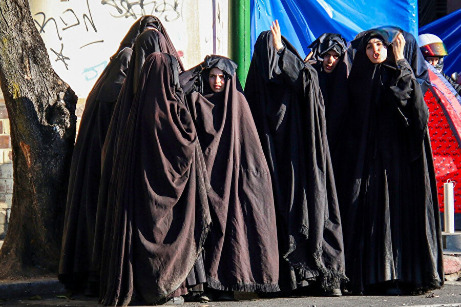 Katı bir tür ultra-Ortodoks Yahudilik uygulayan Lev Tahor tarikatı, üyeleri üzerinde sıkı bir kontrol uyguluyor, eğitimlerini, yabancılarla etkileşimlerini sınırlıyor. 