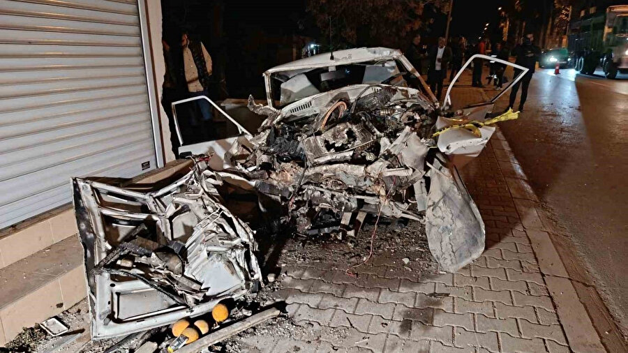 Adana’da 14 yaşındaki sürücünün kaza yapması sonucu bir ölü, bir yaralı