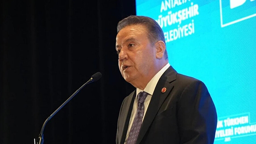 Muhittin Böcek hastaneye kaldırıldı