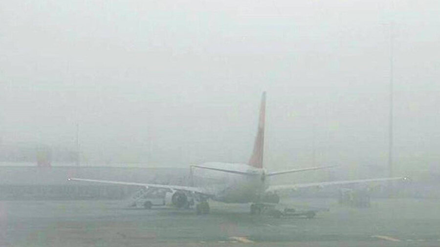 Kars’ta yoğun sis nedeniyle uçak seferleri iptal edildi.