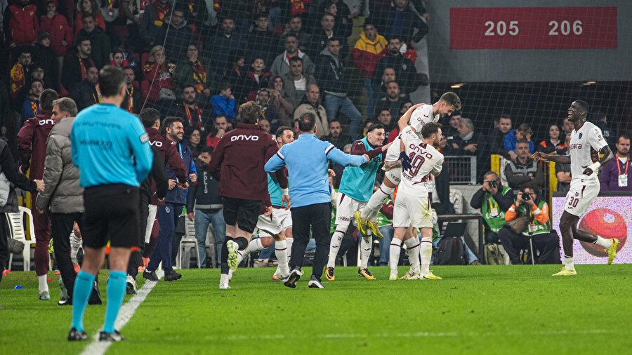 Trabzonspor'a Beşiktaş maçı öncesinde kötü haber: Üç isim Beşiktaş maçında olmayacak