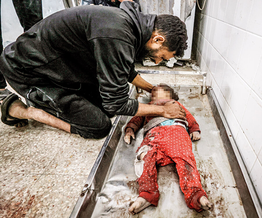 Filistinli çocuk ölümleri sahadaki vakaların yüzde 99’unu oluşturmasına rağmen, haberlerde israilli çocukların payı yüzde 45–50 seviyesinde.