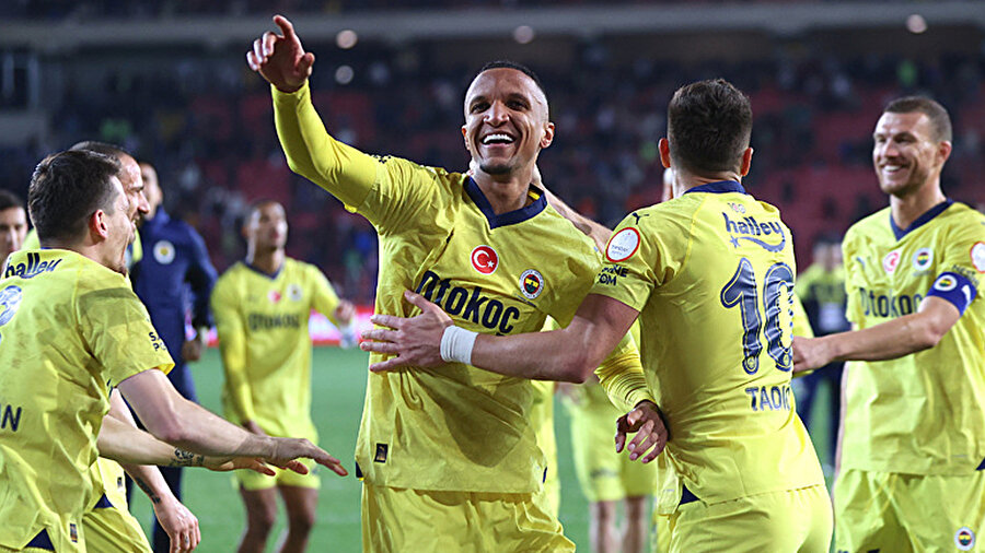 Tedesco ipini çekti, yıldız oyuncuya İtalya'dan sürpriz talip: Dzeko'nun takımına gidiyor...