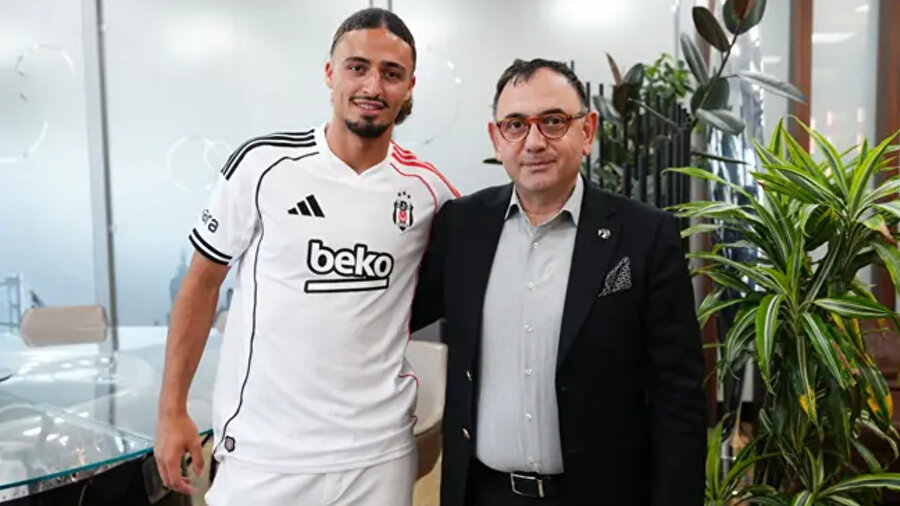 Babası yönetimle görüştü: Beşiktaş'ta ayrılık çok yakın