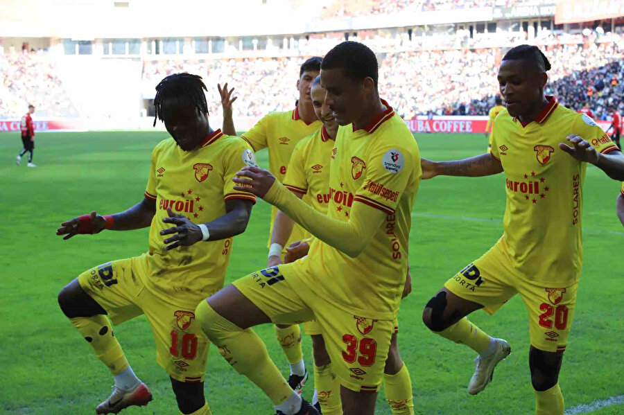 Göztepe'nin gol sevinci