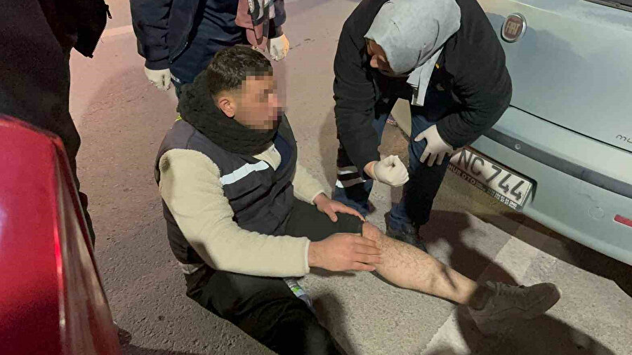 Aksaray'da yürekleri ağza getiren kaza: Motorun altında kaldı