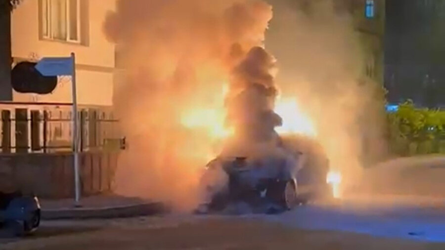 Nilüfer’de seyir halindeki elektrikli otomobil alev aldı