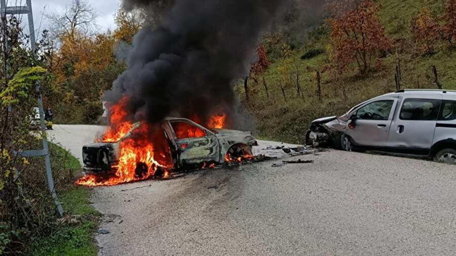 Çatalzeytin’de kafa kafaya kaza: İki kişi hastaneye kaldırıldı