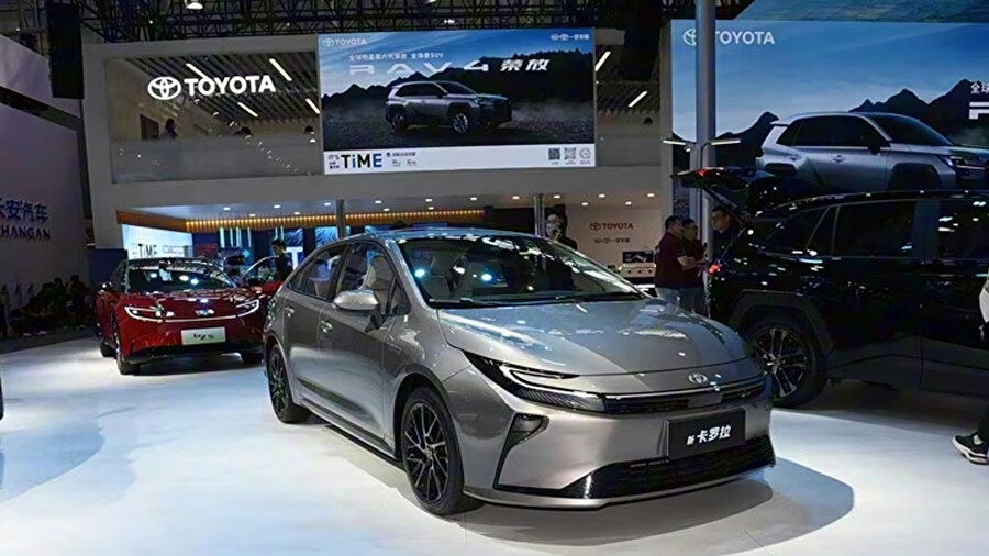 Efsane geri döndü: Yeni Toyota Corolla sahneye çıkıyor