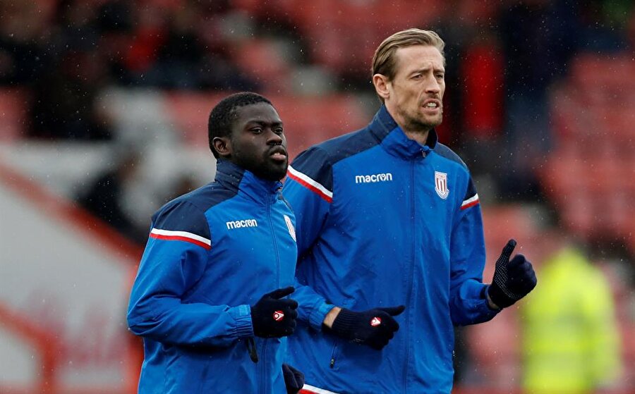 Badoue Ndiaye & Peter Crouch