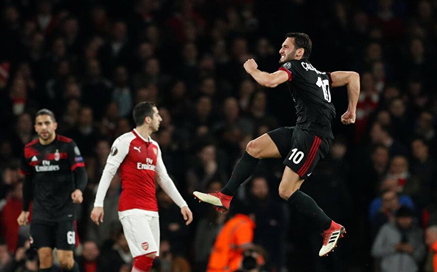 Hakan Çalhanoğlu'nun gol sevinci.