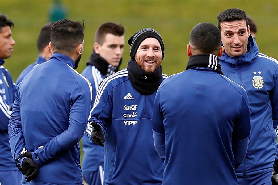 Lionel Scaloni geçici olarak takımın başında bulunacak.