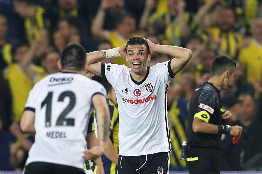 Pepe'nin kırmızı karta verdiği tepki.
