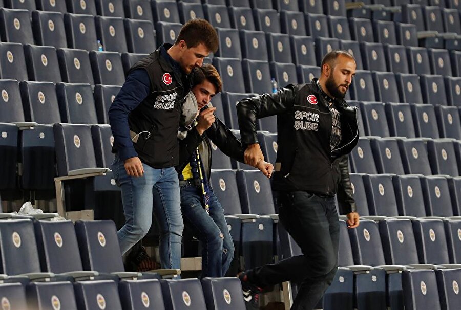 Yaşanan olayların ardından bazı taraftarlar gözaltına alındı.